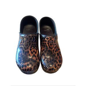 Dansko Women Black Brown Professional Cheetah Print Patent Leather Clogs Size 40